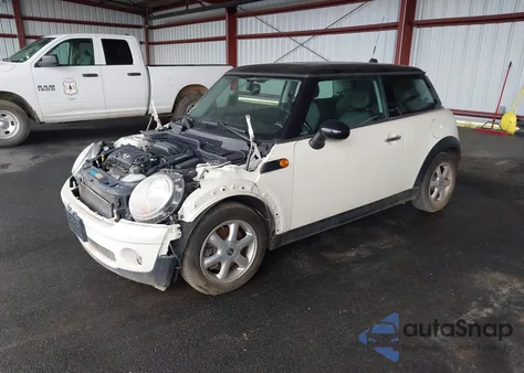 2010 Mini Cooper z USA, uszkodzony, nr VIN WMWMF3C54ATZ67376
